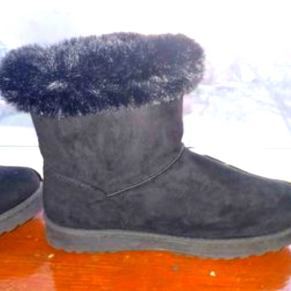 Ladies Warm Fuzzy Winter Boots 9.5 special...2 For $25! - Picture 3 of 4